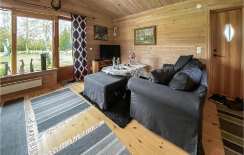 2 Bedroom Awesome Home In Rishult in Kvinnhult