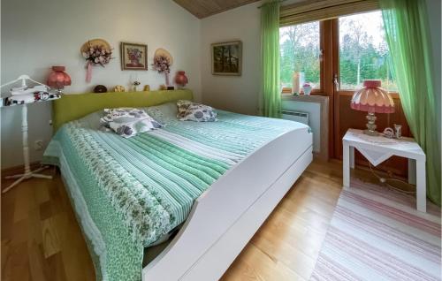 2 Bedroom Awesome Home In Rishult in Kvinnhult