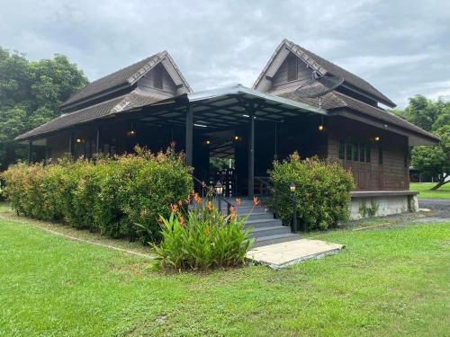 Phutawan Pundao near Elephant Rescue Park