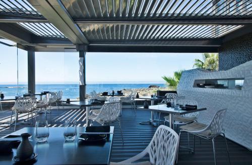 61625333 Farol Hotel