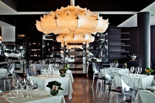 61625355 Farol Hotel