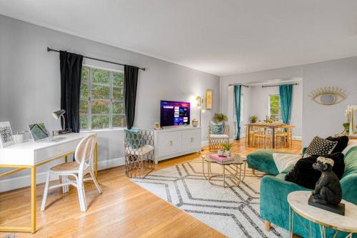 Charming Getaway, Minutes to Everything! in Charlotte, USA