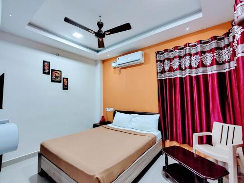 Deluxe Double Room image 9