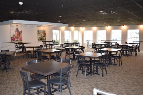 ผับ/เลาจน์, BridgePointe Hotel & Marina in นิวเบิร์น (NC)