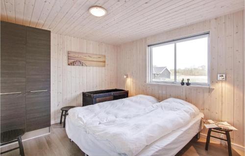 Pet Friendly Home In Glesborg With Sauna in Fjellerup
