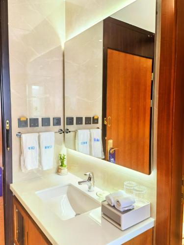 Beijing Jizhong Taurus Hotel - 화장실