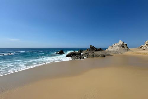 Vista panorámica al mar+Alberca Climatizada+Jacuzzy in Cabo San Lucas, Mexico
