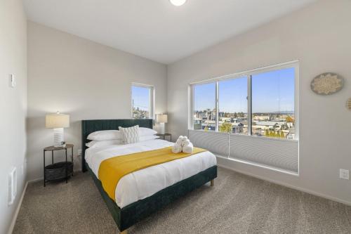 Brand New Fully Updated Condo 908 Brand New Fully Updated Condo 908