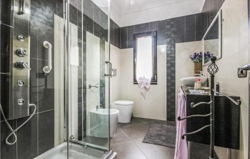 Ванна кімната, Lovely Home In Ponte San Cono, Buccin in Буччіно