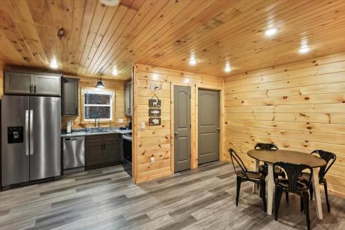 Cozy Cabin Near Lake Nolin Peaceful Getaway in Cub Run, USA