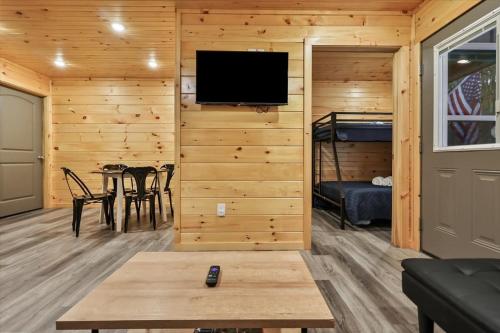 Cozy Cabin Near Lake Nolin Peaceful Getaway in Cub Run, USA