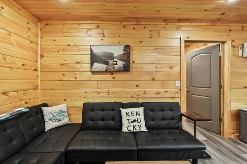 Cozy Cabin Near Lake Nolin Peaceful Getaway in Cub Run, USA