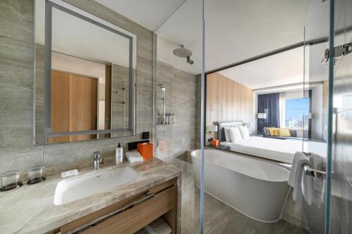 room detail thumbnail 2