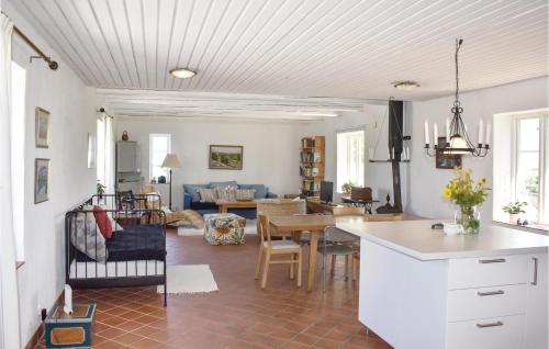 Cozy Home In Garsnas With Wifi in Garsnas