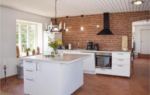 Kitchen, Cozy Home In Garsnas With Wifi in Garsnas