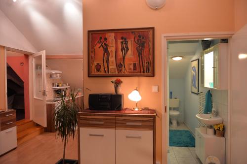 ฝักบัว, Sopron Eszter Apartman in อุยเตเลกี กุลวารอส