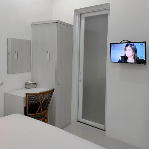 BINUMAR GUEST HOUSE PEKALONGAN Room Type - Superior Double or Twin Room with Terrace BINUMAR GUEST HOUSE PEKALONGAN Room Type - Superior Double or Twin Room with Terrace