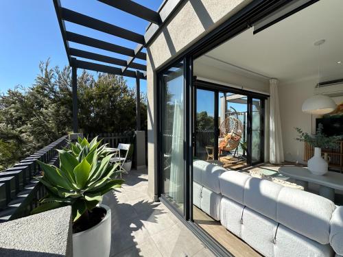 Position Perfection- Mornington in Mornington