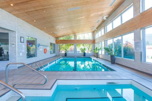 Swimmingpool, Sandman Signature Kamloops Hotel in Kamloops (BC)