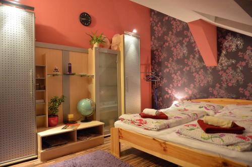 Sopron Eszter Apartman - image 11