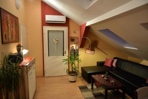 Sopron Eszter Apartman - image 7