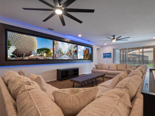 Last Minute Disney Getaway! Private Pool, Hot Tub & Games Room. Book Now! #97171 in Davenport, USA