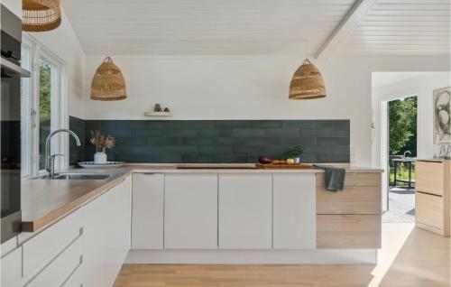 kuhinja, Cozy Home In Gørlev With Kitchen in Ornum