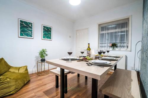 3 Bedroom, Terrace Sleeps 5, Monthly Stays, Northampton (zdjęcie 8)