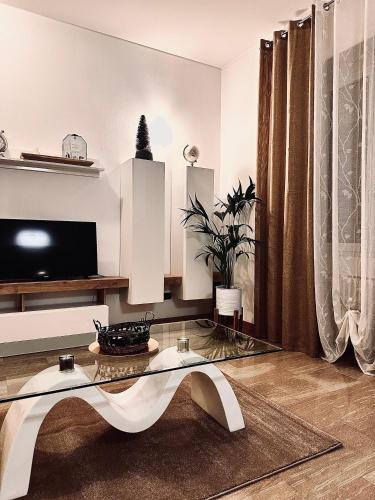 One-Bedroom Apartment image 3