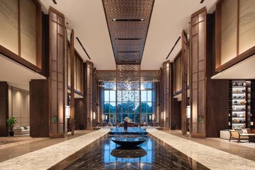 . HUALUXE Haining by lHG- 5Minutes Drive to Haining China Leather Mall&15Minutes Drive to Tide-watching Spot