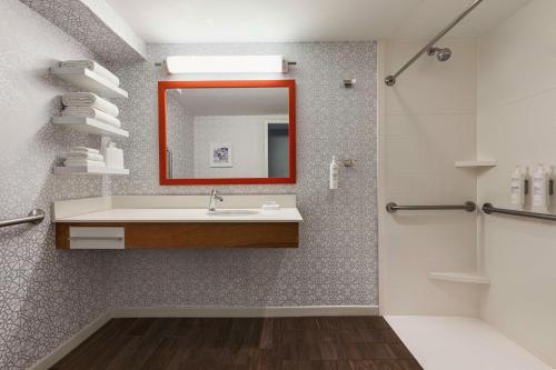 Hampton Inn Charlottesville - main image