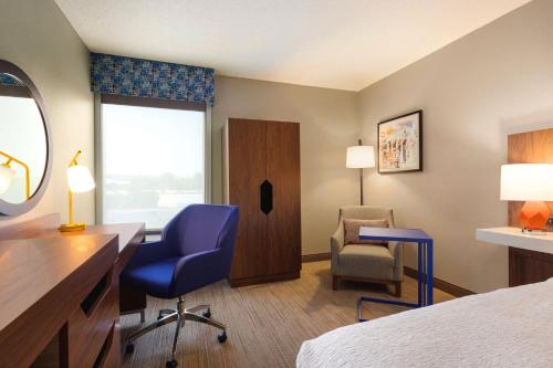 Hampton Inn Charlottesville - image 9