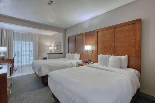 2 double beds