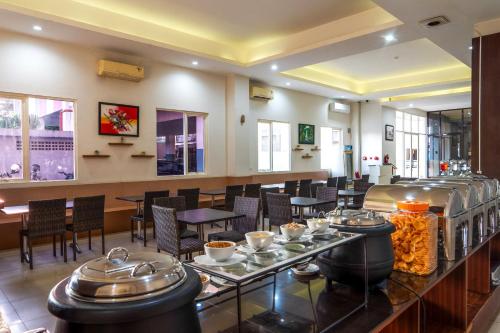 Restaurant, Midtown Xpress Sampit - Kalimantan Tengah in Sampit