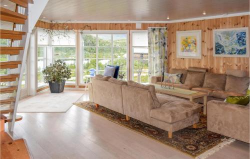 Six-Bedroom Holiday Home