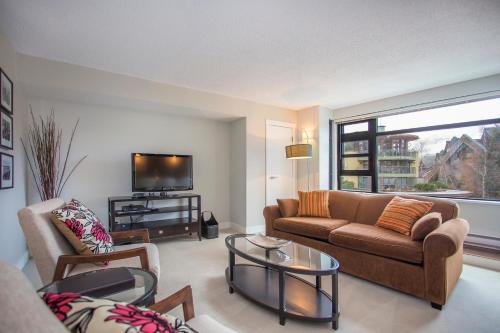 Carleton Lodge - Accommodation - Whistler Blackcomb