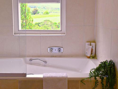 Akamah Estate - image 9