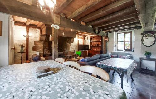 1 Bedroom Amazing Home In Le Ferré (1 Bedroom Amazing Home In Le Ferre) in Louvigne-du-Desert