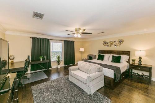 Big and cozy bedrooms with gorgeous backyard! in Round Rock, USA