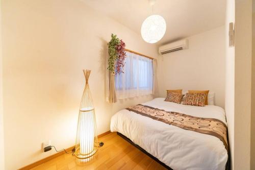Seibu Shinjuku Station 2 min walk Shin-Okubo Station 6 min walk,4 people can stay ISJ35
