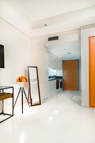 High rise studio near Dubai Mall - image 10