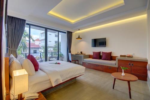 Solitaire Damnak Villa Hotel Room Type - Suite with Balcony Solitaire Damnak Villa Hotel Room Type - Suite with Balcony