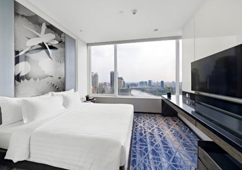 Grand Suite Double Room room in Grande Centre Point Hotel Terminal21