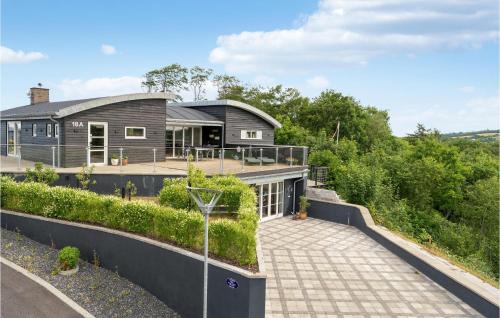  Gorgeous Home In Løgstrup With House A Panoramic View, Unterkunft in Løgstrup
