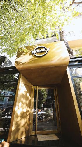 Boutique Hotel Whisky, Тирана