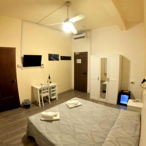 Giappone Inn Parking Hotel in Livorno