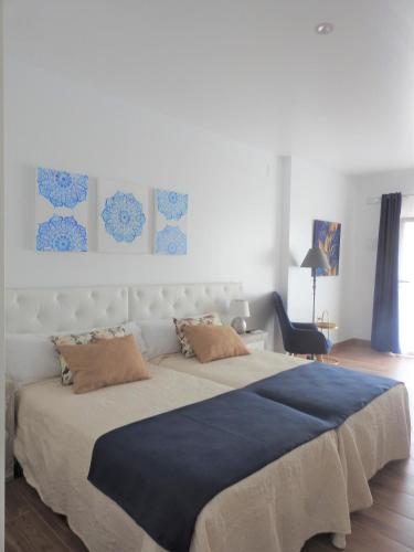 Double Room with Private Bathroom image 6