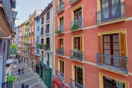 Heart of Pamplona Apartments IV - image 9