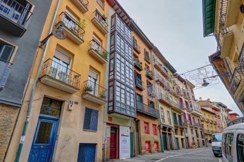 Heart of Pamplona Apartments IV - image 5