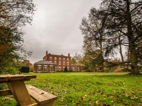 Exterior view, YHA Chester Trafford Hall in Chester